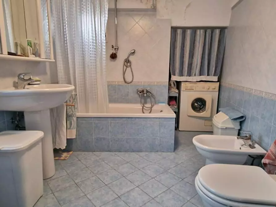 Immagine 5 di Casa semindipendente in vendita  a Carrara