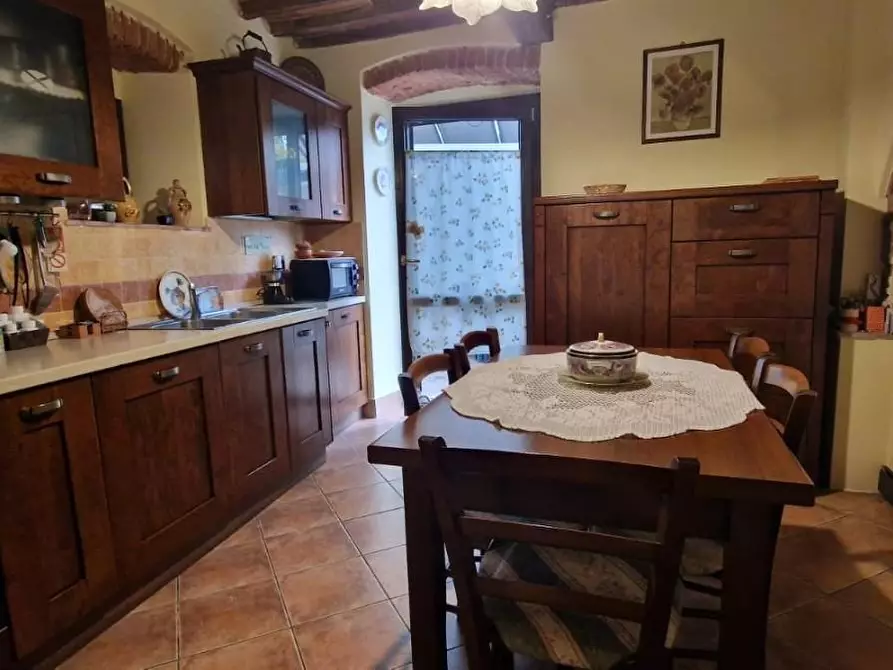 Immagine 9 di Casa semindipendente in vendita  a Carrara