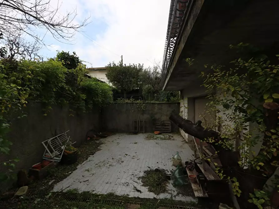 Immagine 20 di Villa in vendita  a Cascina