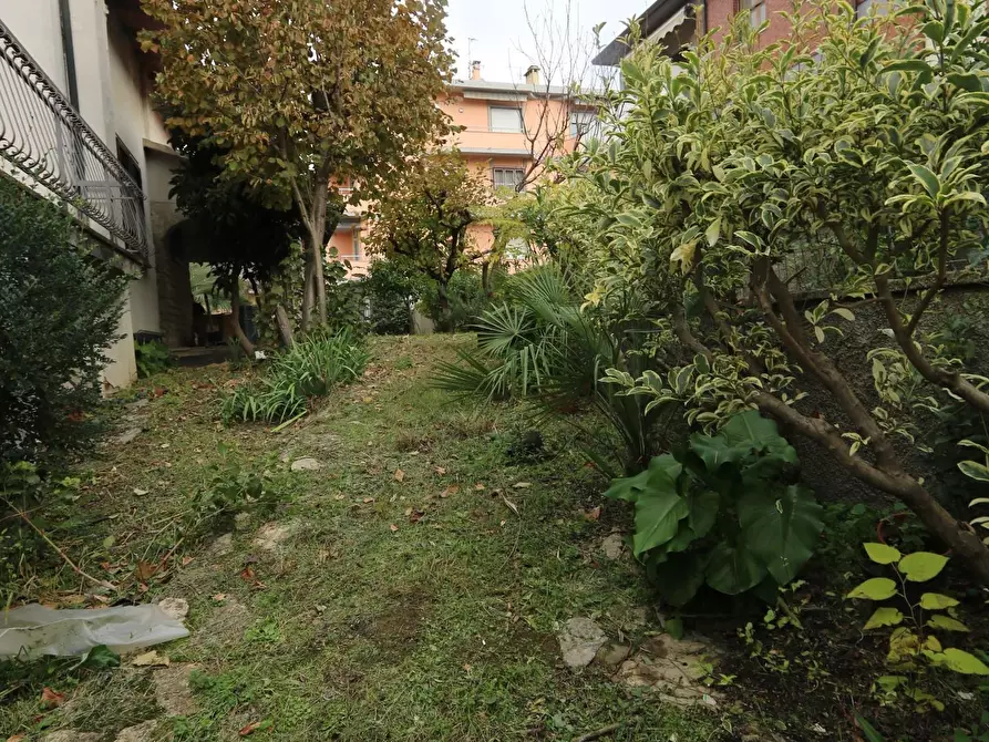 Immagine 21 di Villa in vendita  a Cascina