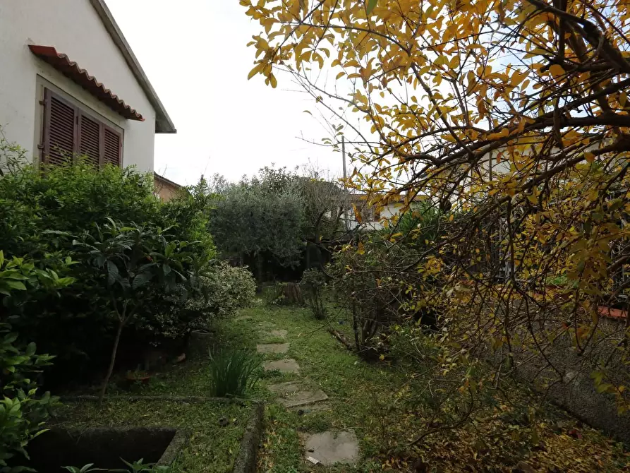 Immagine 22 di Villa in vendita  a Cascina