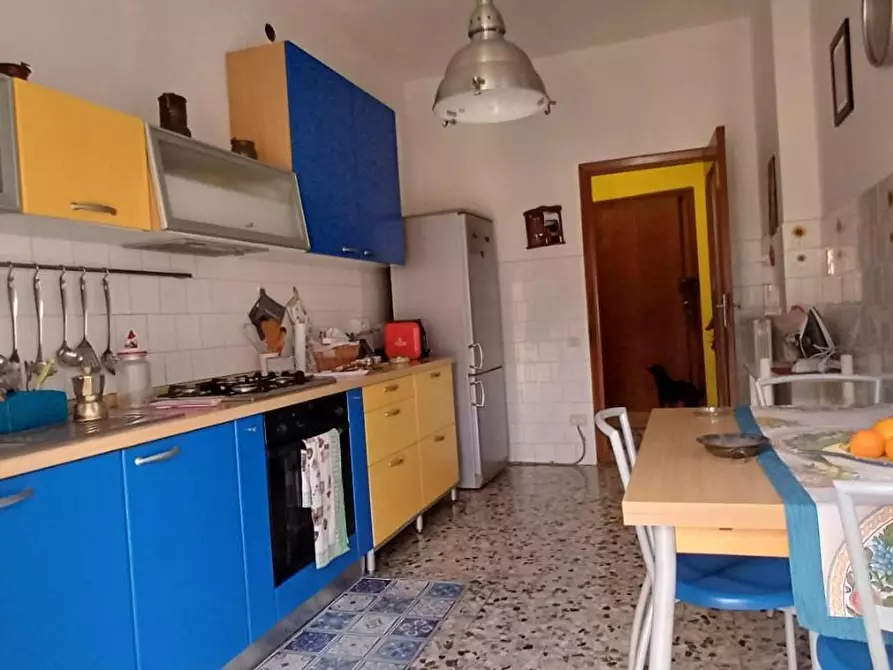 Immagine 3 di Appartamento in vendita  a Massa