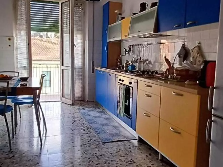 Immagine 4 di Appartamento in vendita  a Massa