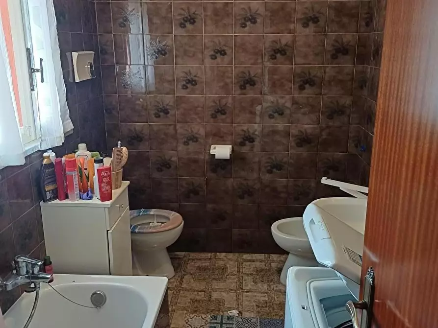 Immagine 2 di Appartamento in vendita  a Ortonovo