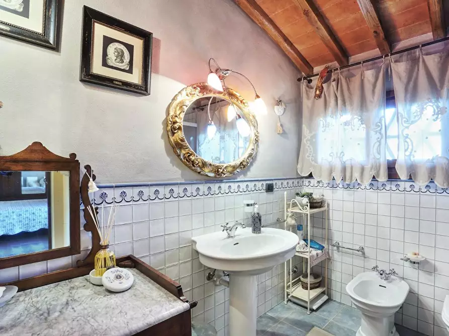 Immagine 20 di Casa colonica in vendita  a Certaldo