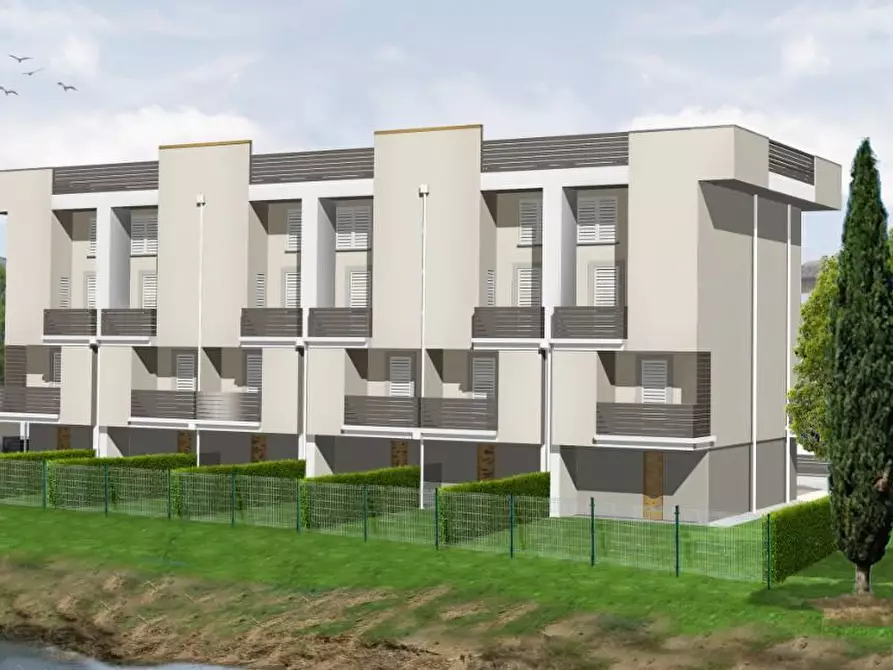 Immagine 3 di Villetta a schiera in vendita  a Campi Bisenzio