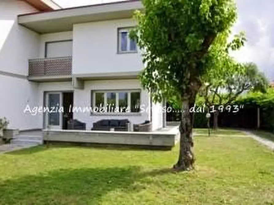 Immagine 5 di Casa bifamiliare in affitto  a Forte Dei Marmi