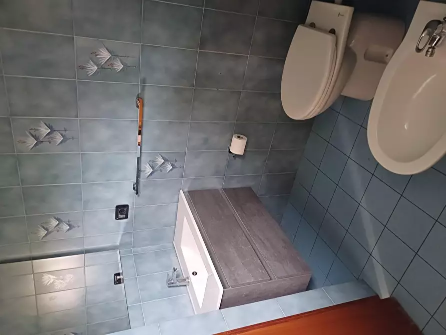 Immagine 6 di Appartamento in vendita  a Ortonovo