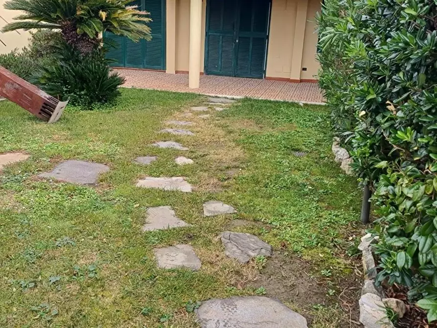 Immagine 15 di Villetta a schiera in vendita  a Ameglia