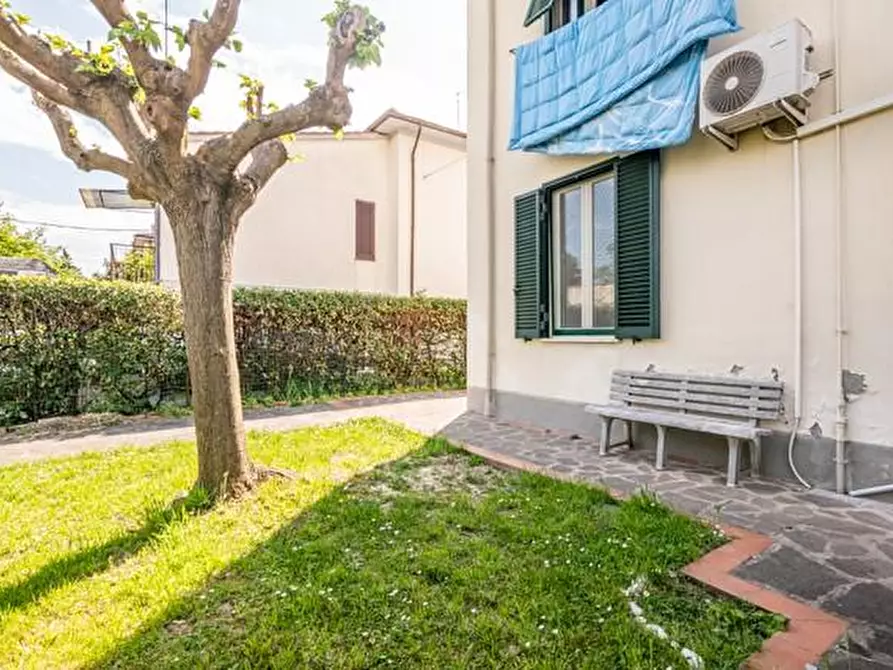 Immagine 17 di Appartamento in vendita  a Pontedera