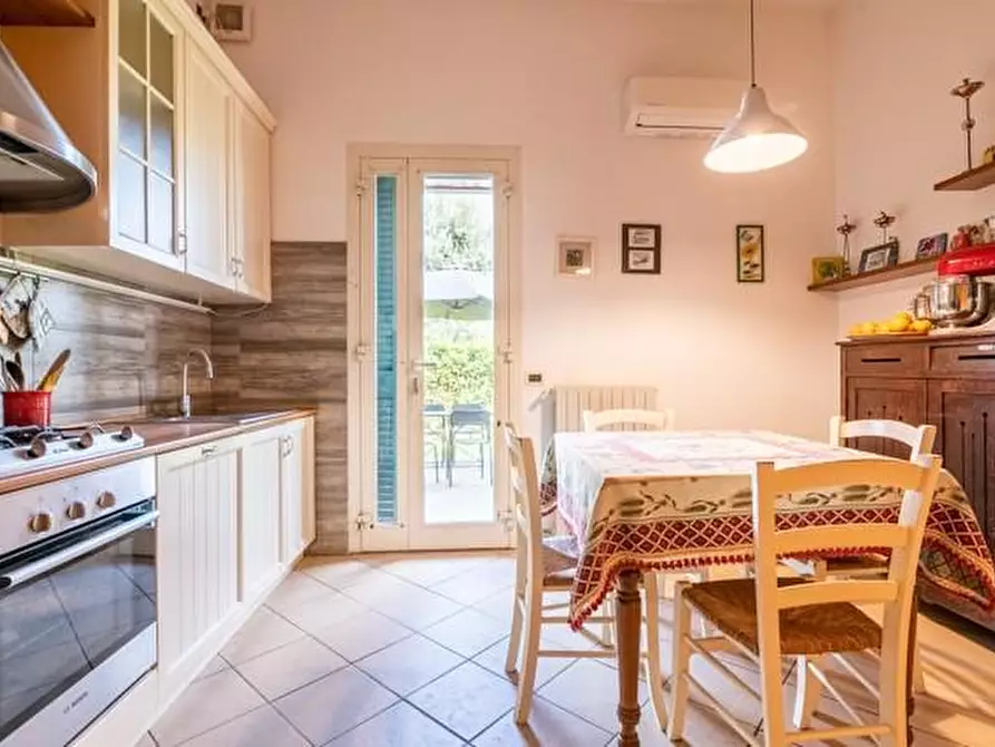 Immagine 2 di Appartamento in vendita  a Pontedera