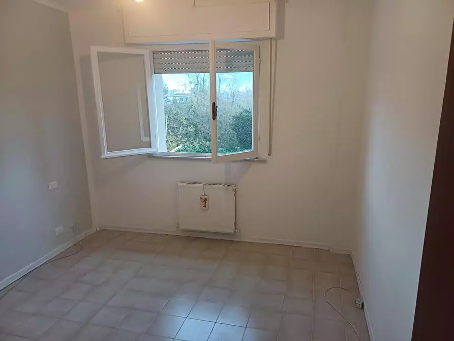 Immagine 2 di Appartamento in vendita  a Ortonovo