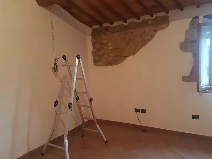 Immagine 5 di Appartamento in vendita  a Casole D'elsa