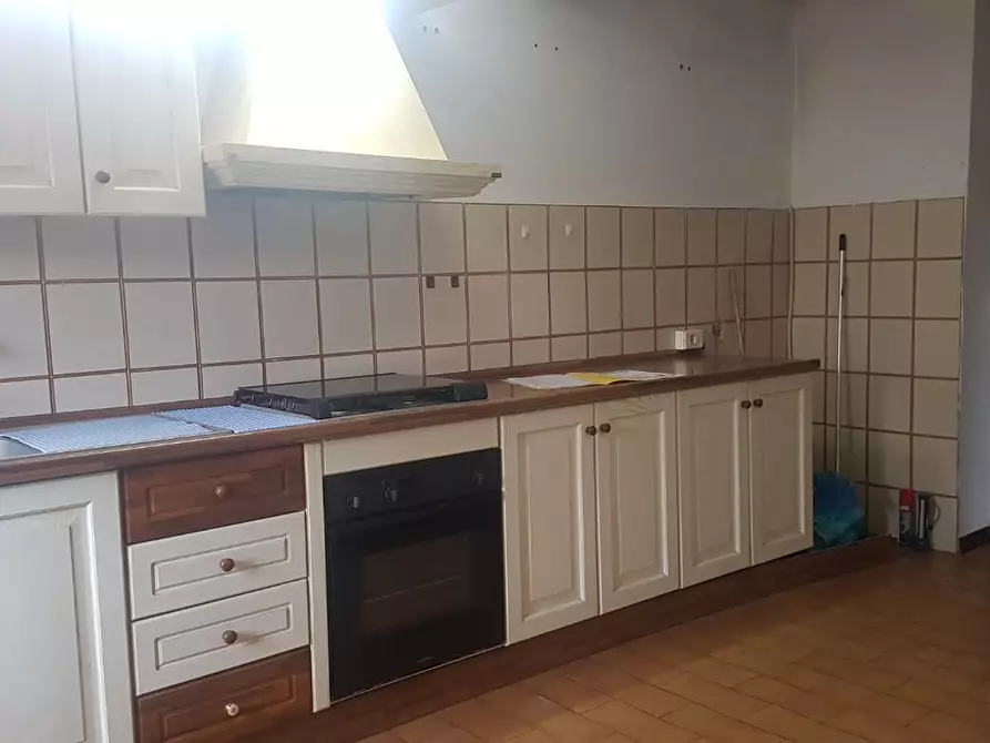 Immagine 3 di Appartamento in vendita  a Casole D'elsa