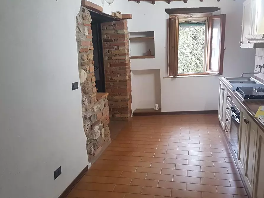 Immagine 2 di Appartamento in vendita  a Casole D'elsa