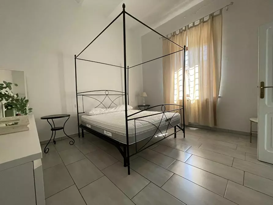 Immagine 16 di Appartamento in affitto  a Siena