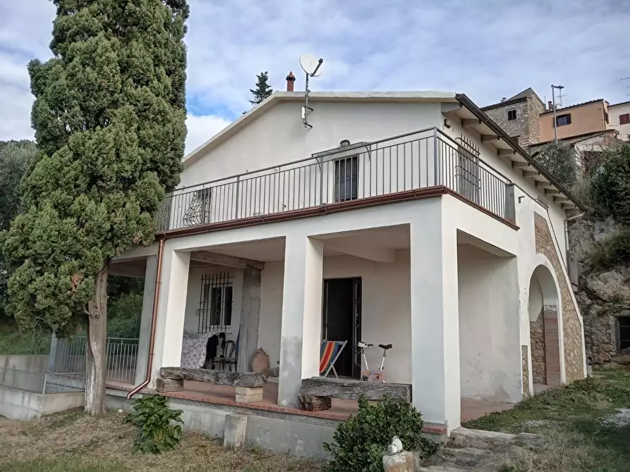 Immagine 2 di Villa in vendita  a Rosignano Marittimo