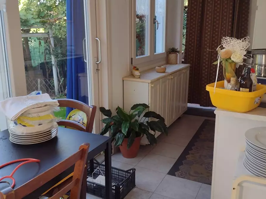 Immagine 8 di Casa semindipendente in vendita  a Massa