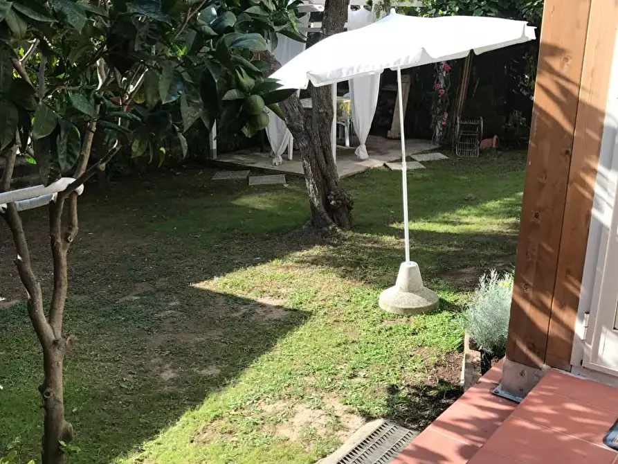 Immagine 4 di Casa semindipendente in vendita  a Massa