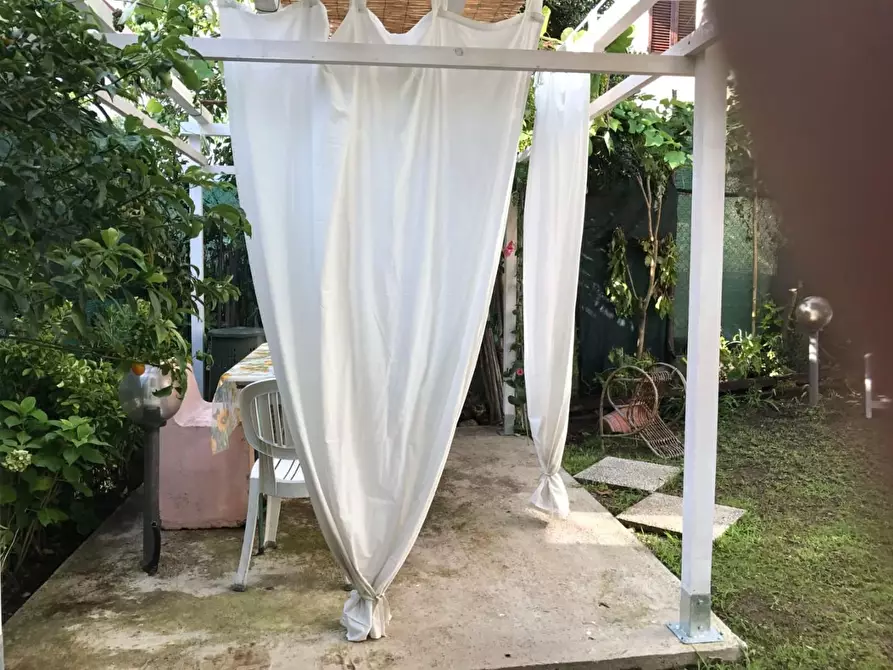 Immagine 6 di Casa semindipendente in vendita  a Massa