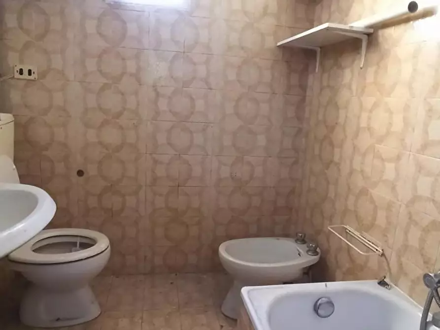 Immagine 7 di Ufficio in affitto  a Capannori