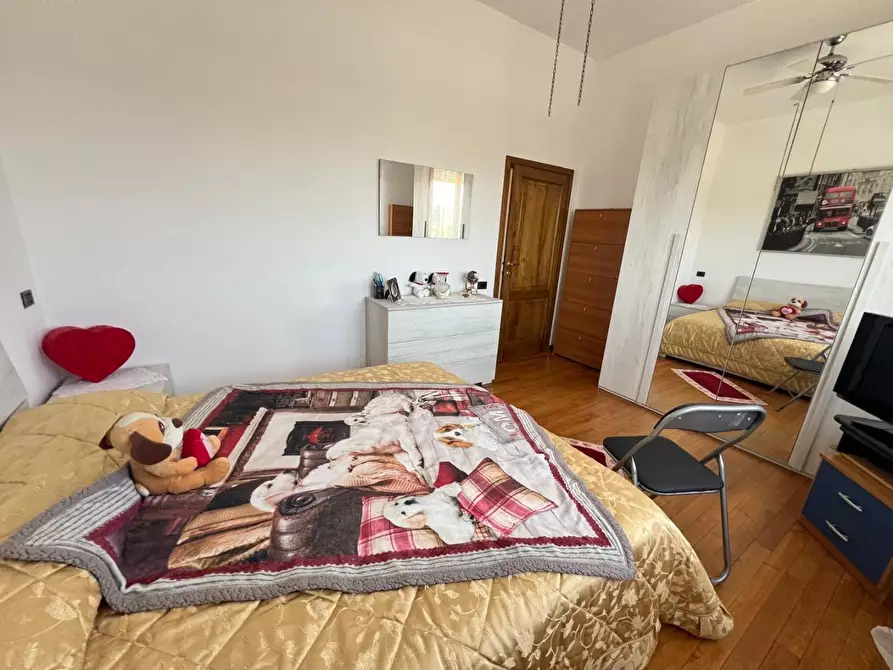 Immagine 10 di Appartamento in vendita  a Colle Di Val D'elsa