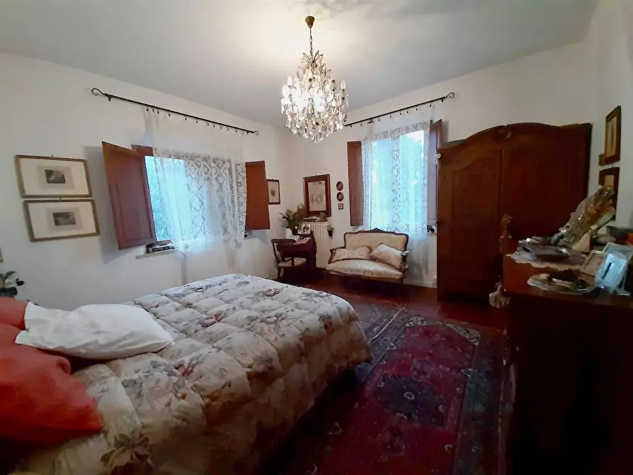 Immagine 7 di Villa in vendita  a San Giuliano Terme