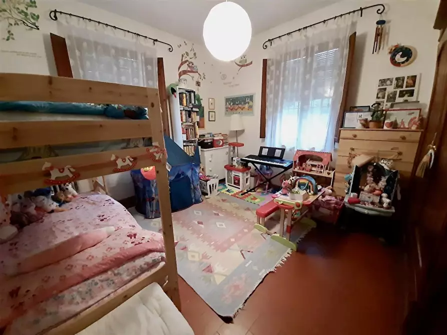 Immagine 9 di Villa in vendita  a San Giuliano Terme