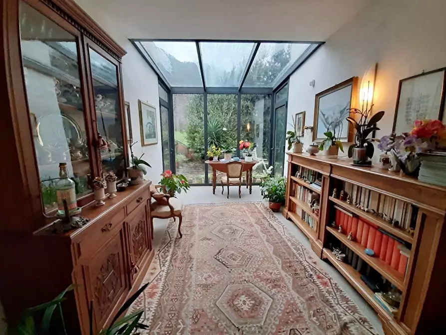 Immagine 2 di Villa in vendita  a San Giuliano Terme