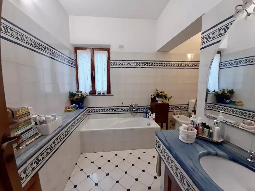 Immagine 16 di Villa in vendita  a San Giuliano Terme