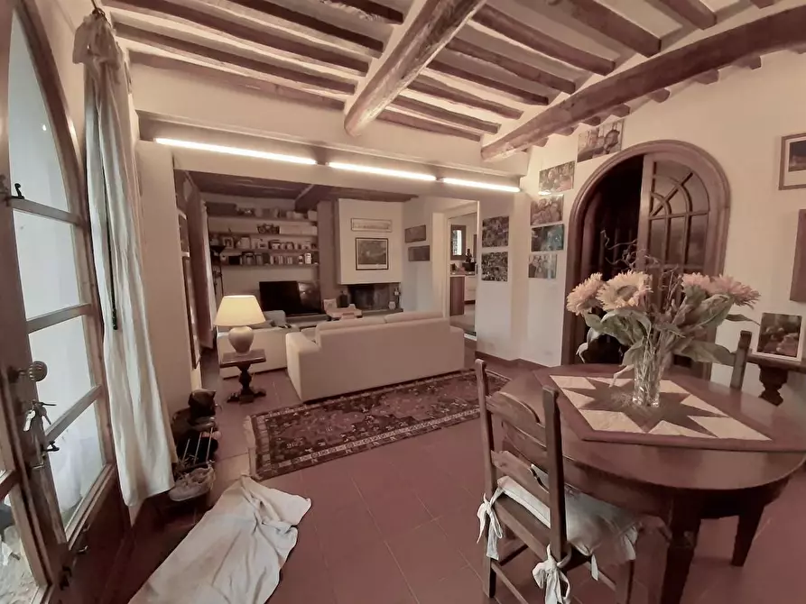 Immagine 17 di Villa in vendita  a San Giuliano Terme