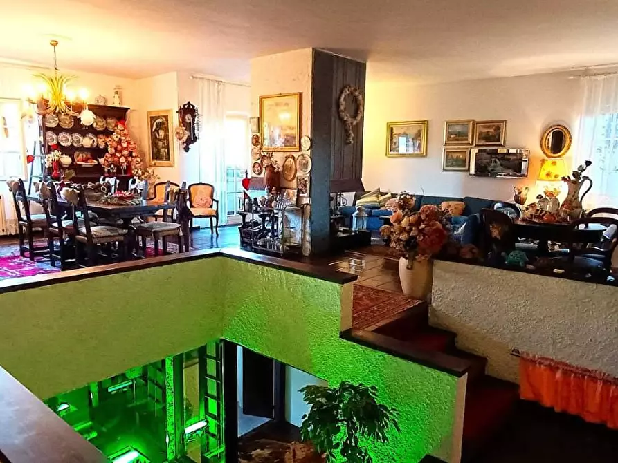 Immagine 18 di Villa in vendita  a Montignoso