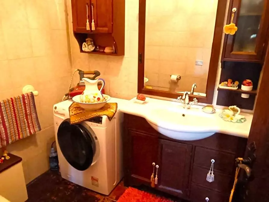 Immagine 19 di Villa in vendita  a Montignoso