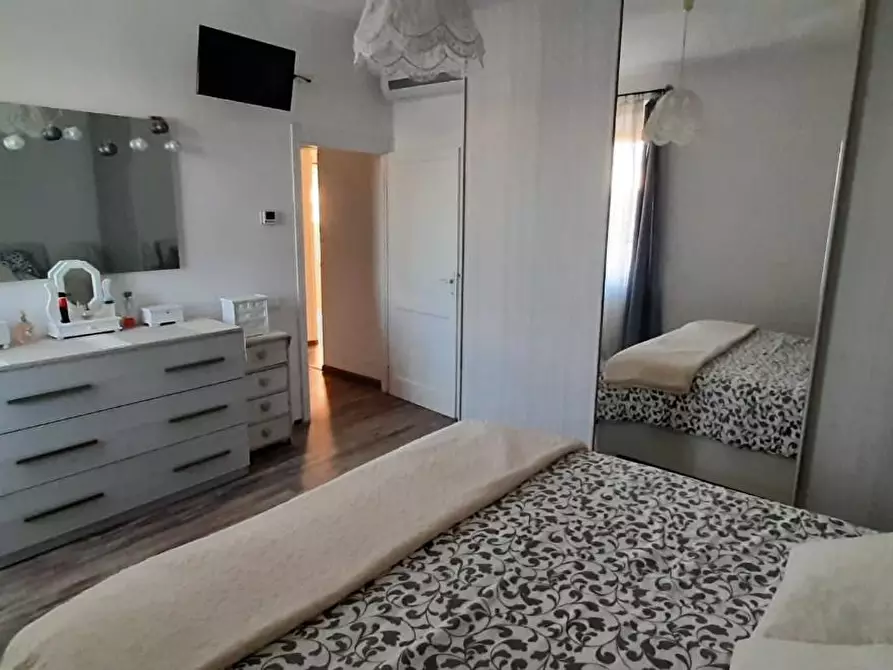 Immagine 11 di Appartamento in vendita  a Cecina