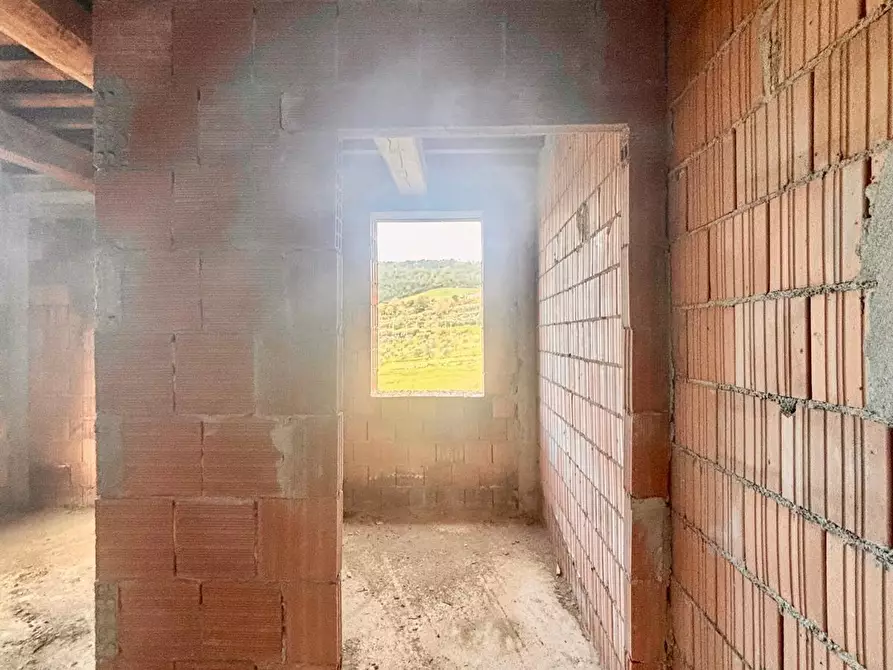 Immagine 9 di Villa in vendita  a Chianni