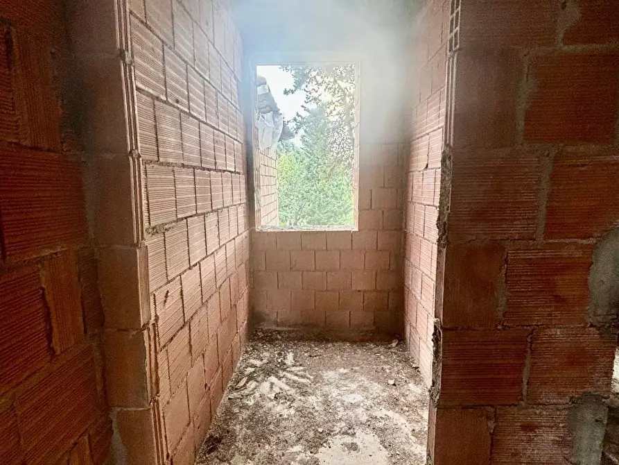 Immagine 16 di Villa in vendita  a Chianni