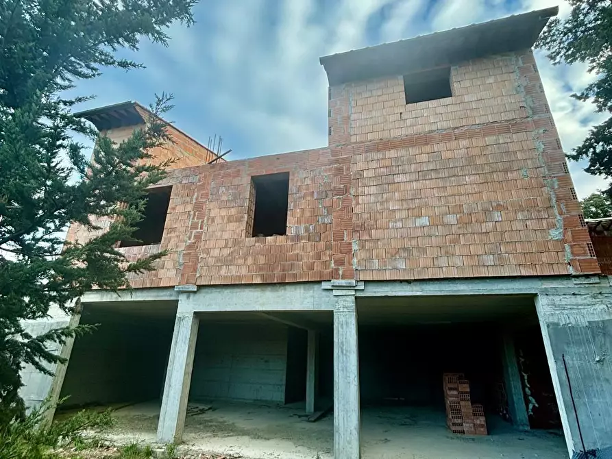 Immagine 3 di Villa in vendita  a Chianni