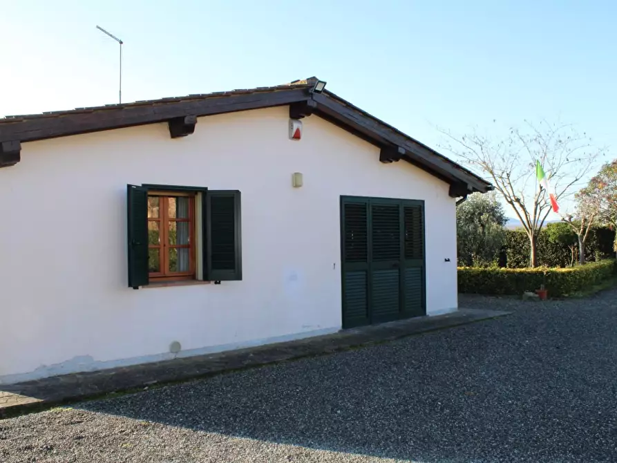 Immagine 4 di Villa in vendita  a Fauglia