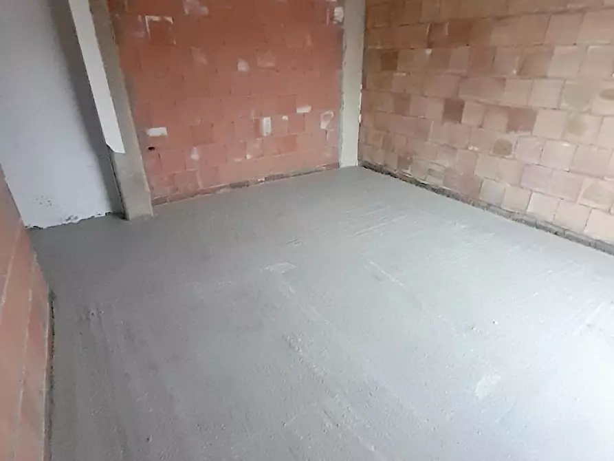 Immagine 10 di Appartamento in vendita  a Pisa