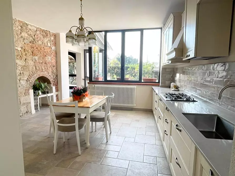 Immagine 3 di Villa in vendita  a San Giuliano Terme