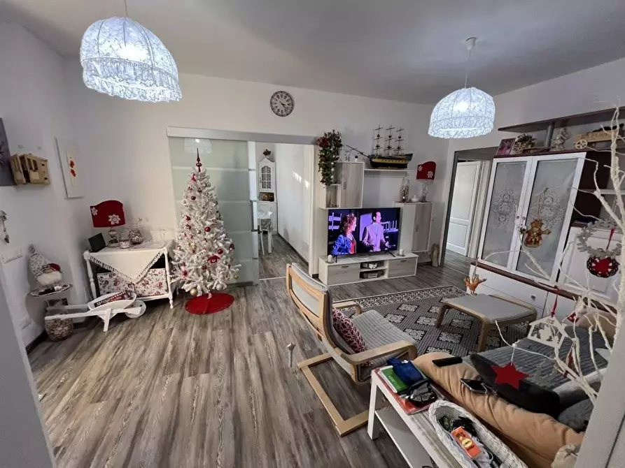 Immagine 4 di Appartamento in vendita  a Cecina