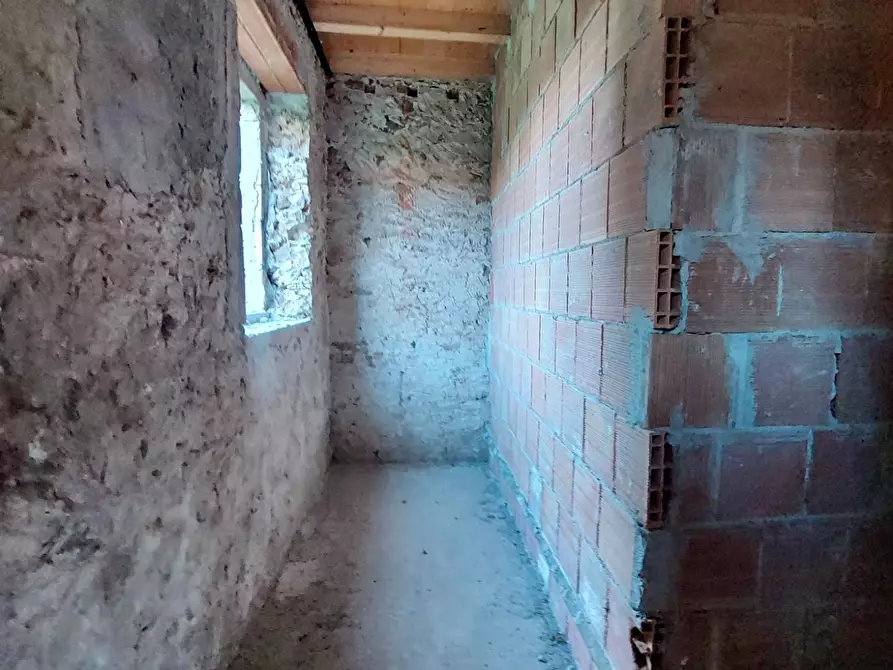 Immagine 6 di Villa in vendita  a Massarosa