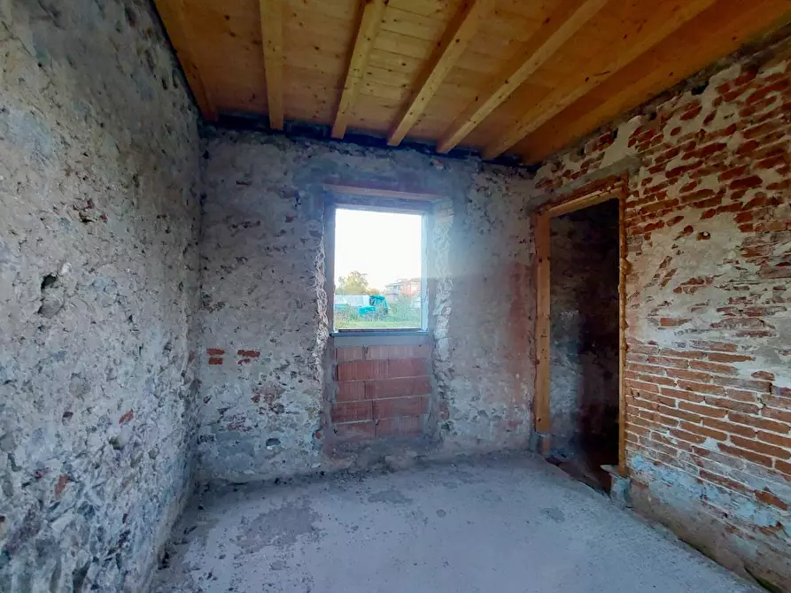 Immagine 21 di Villa in vendita  a Massarosa