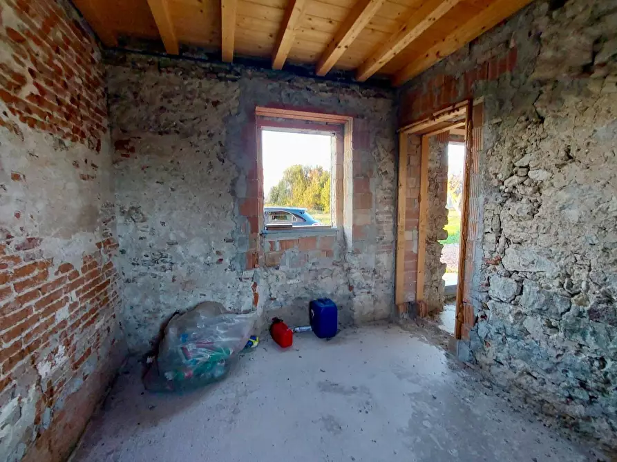 Immagine 23 di Villa in vendita  a Massarosa