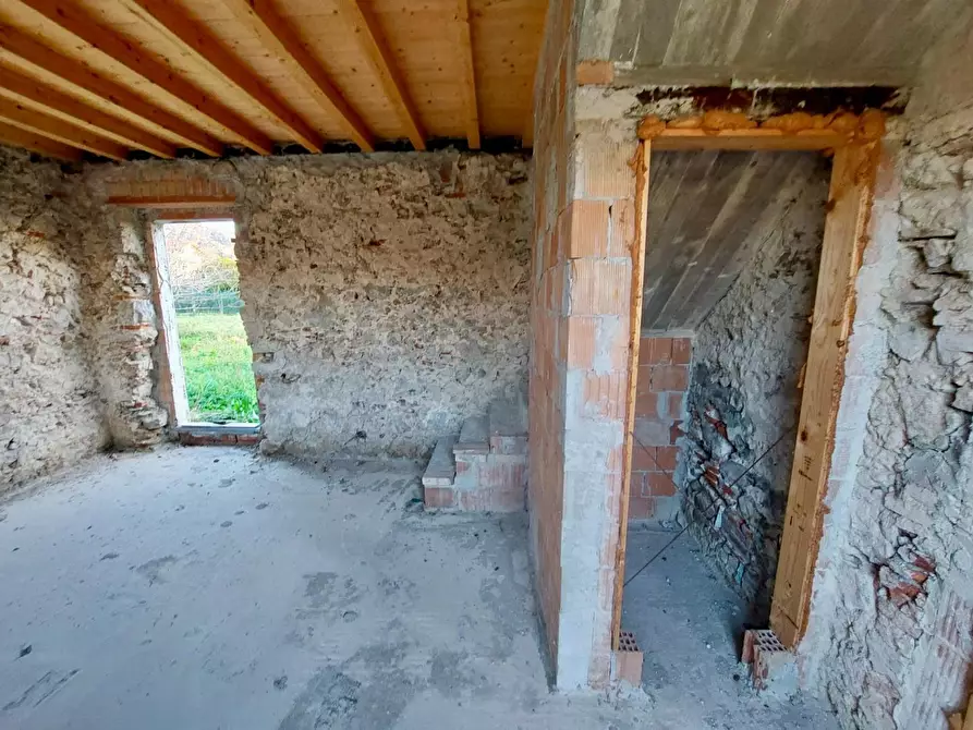 Immagine 19 di Villa in vendita  a Massarosa