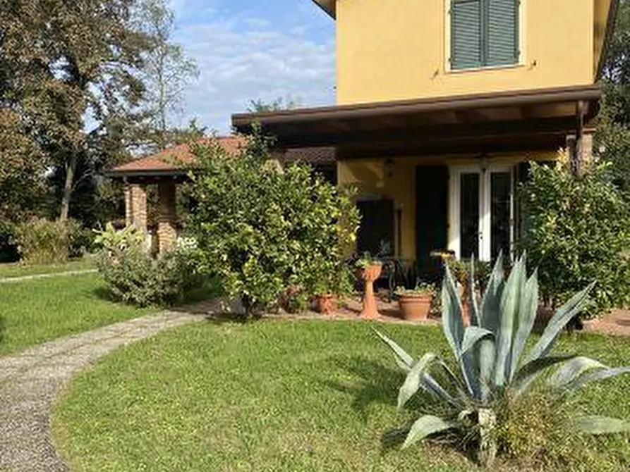 Immagine 3 di Casa indipendente in vendita  a Castelnuovo Magra