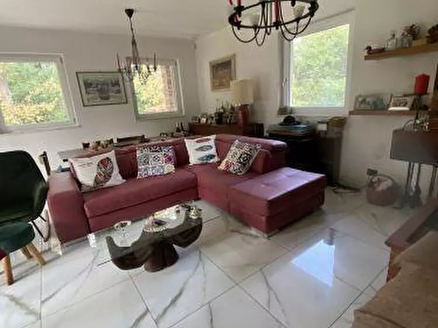 Immagine 11 di Casa indipendente in vendita  a Castelnuovo Magra