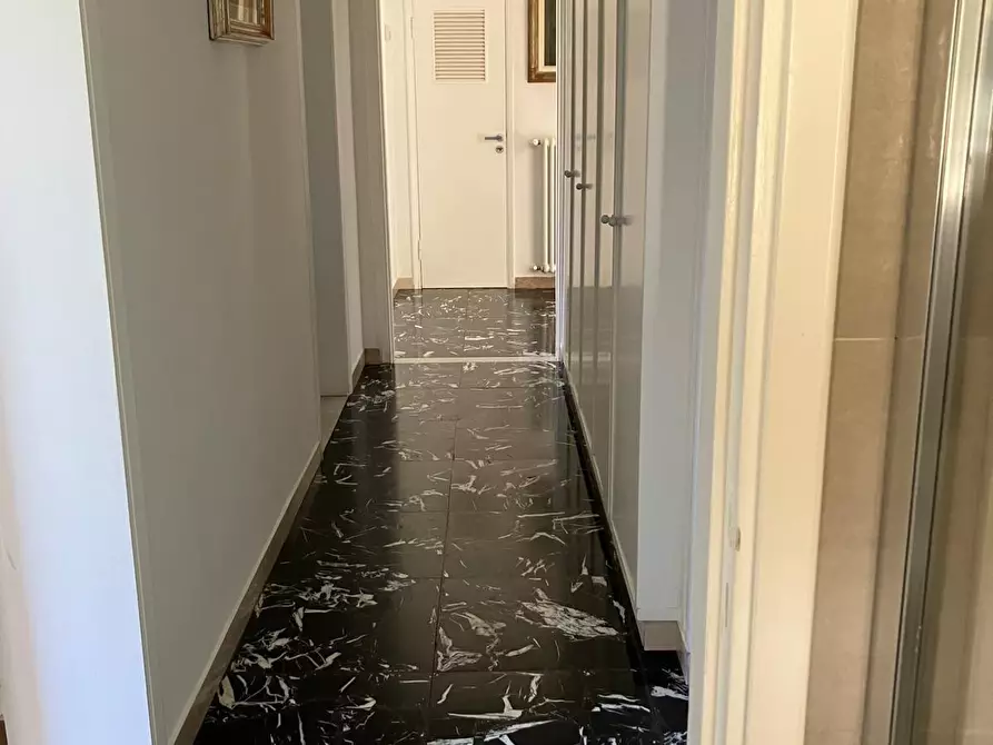 Immagine 7 di Appartamento in vendita  a Livorno