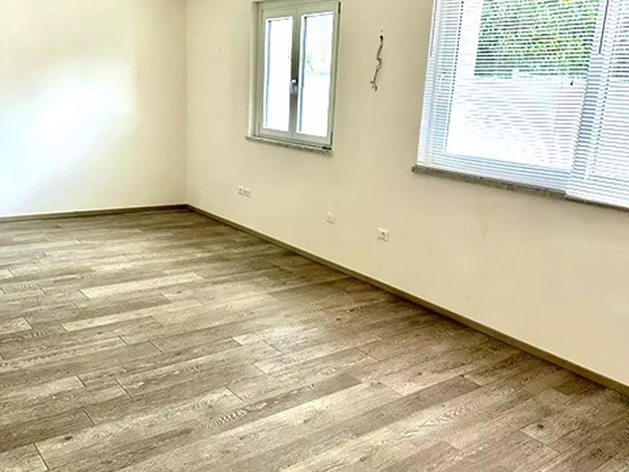 Immagine 4 di Appartamento in vendita  a Massa