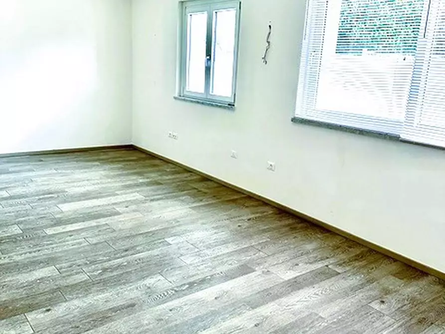 Immagine 5 di Appartamento in vendita  a Massa